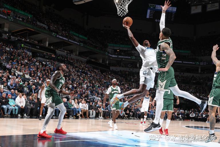 九游网页客户端-出色防守引发热议！，Uzi在雄鹿比赛中爆冷比赛高潮迭起的简单介绍