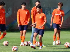 今夜山东泰山备战全明星赛，主帅复盘细节曝光，媒体盛赞，资深球员宣示担当的简单介绍