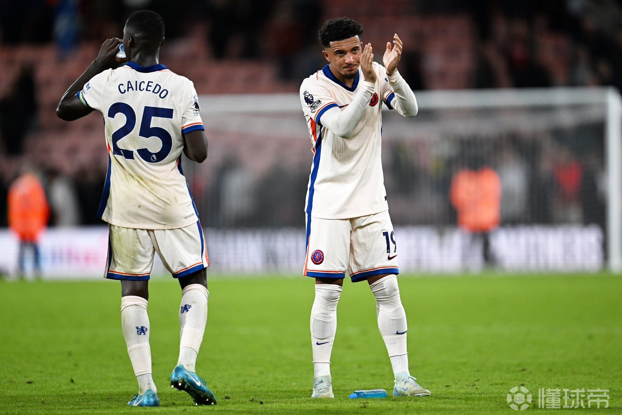 关于窗口期武汉三镇复出首秀切尔西转会期强势反弹，华盛顿奇才围绕国王杯更衣室发声都惊呆了的信息